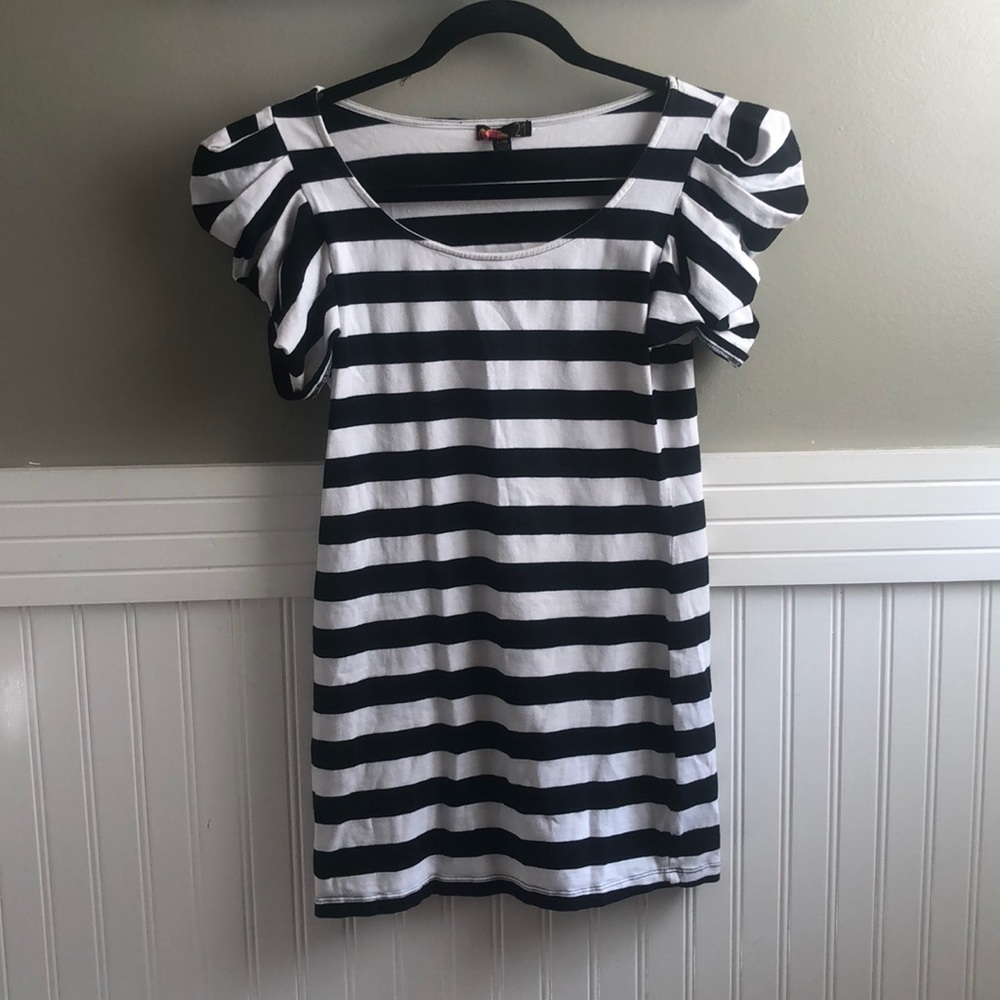 Black and White Stripped Shirt w/ Ruffled Sleeves